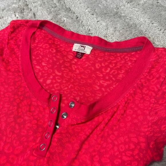 Y2K L.e.i Leopard Henley Top - Picture 4 of 4